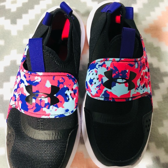 NWT UNDER ARMOUR BIG KIDS GGS RUNPLAY CAMO - BLACK CAMO - Picture 14 of 14